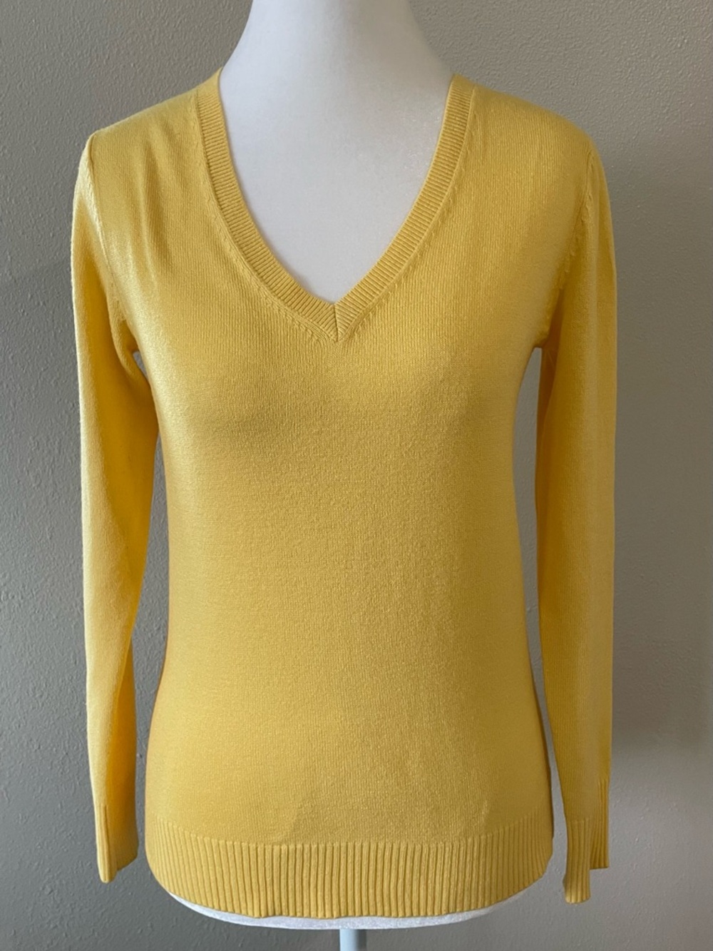 UNIQLO V-Neck Sweater - Yellow
